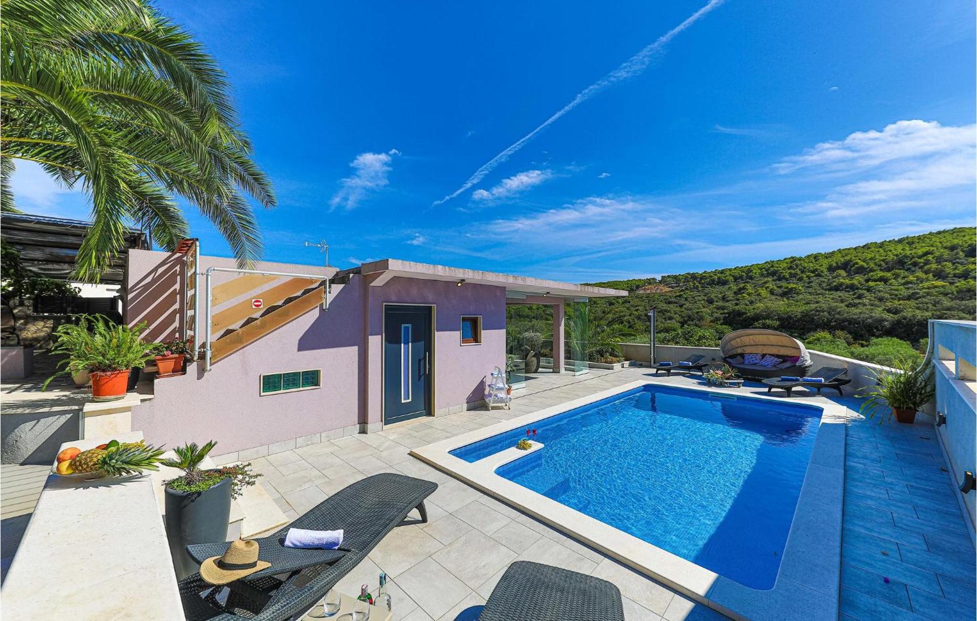 5 Bedroom Cozy Home In Okrug Donji Donji Okrug  Bagian luar foto